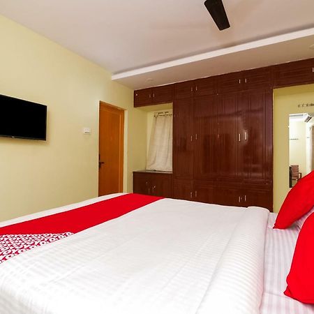 Hôtel Oyo 26234 Annapurna Nilayam à Vijayawāda Extérieur photo