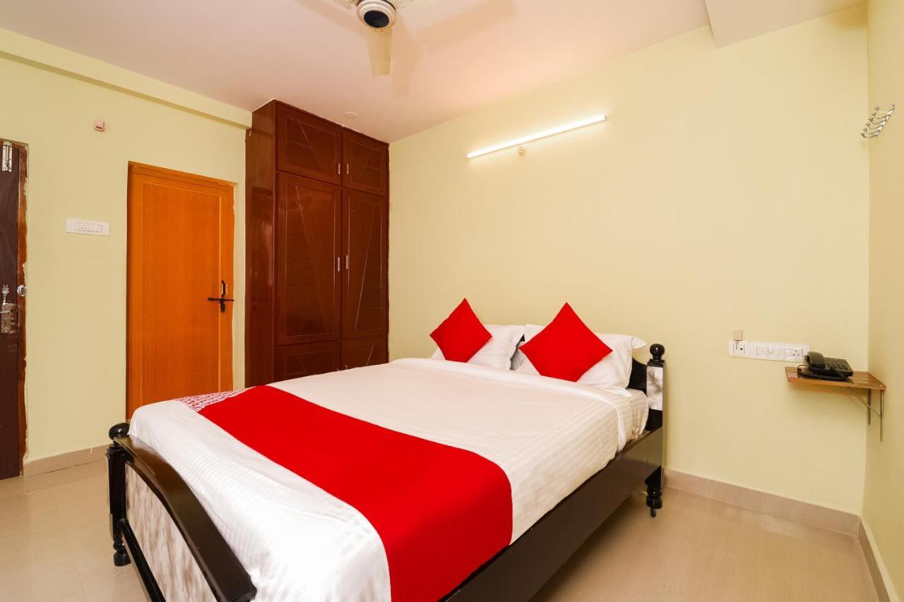 Hôtel Oyo 26234 Annapurna Nilayam à Vijayawāda Extérieur photo