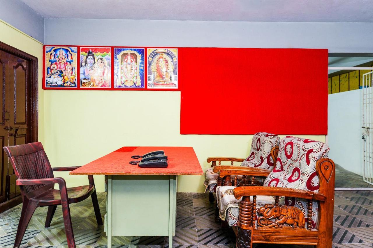 Hôtel Oyo 26234 Annapurna Nilayam à Vijayawāda Extérieur photo