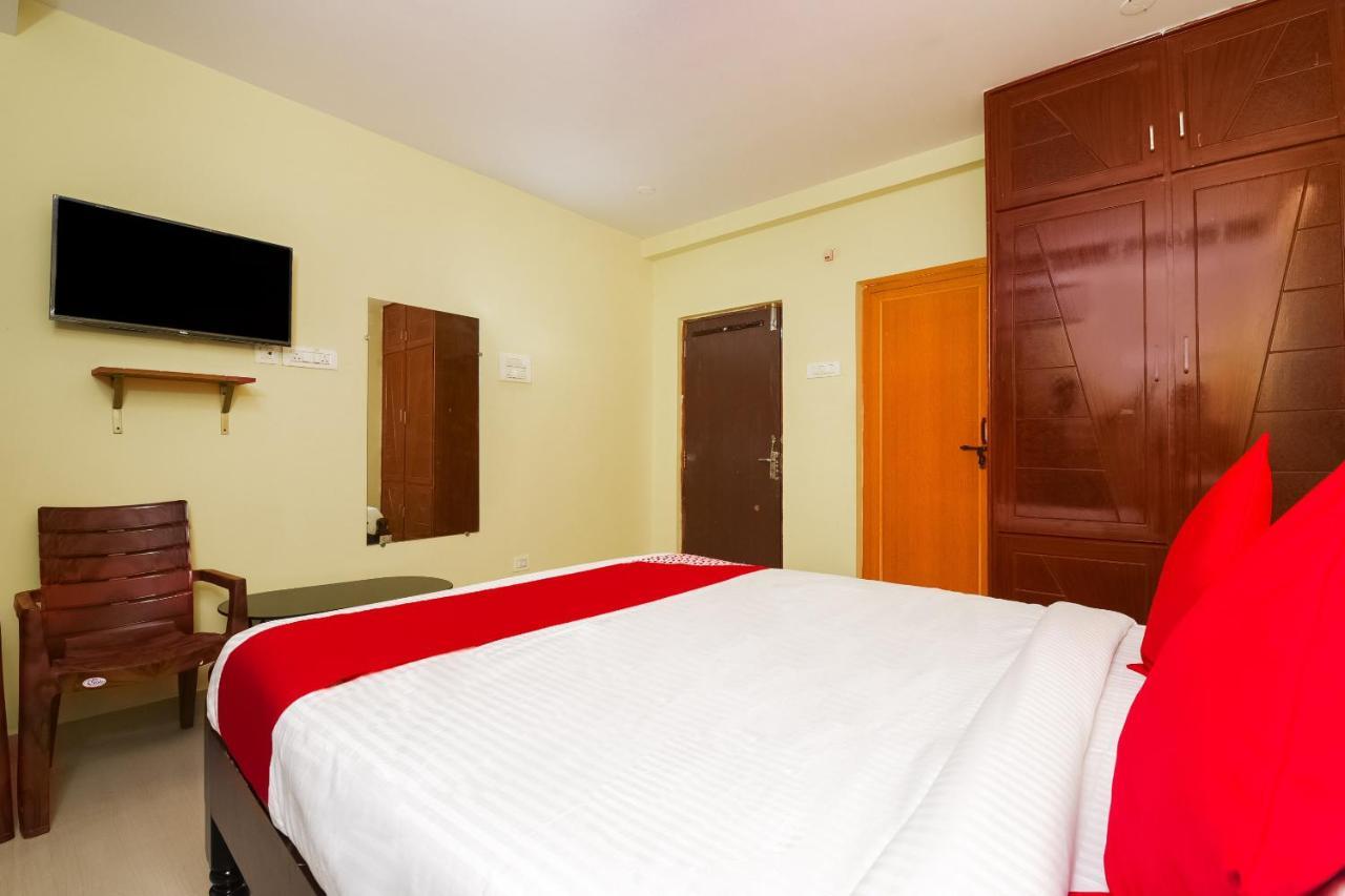 Hôtel Oyo 26234 Annapurna Nilayam à Vijayawāda Extérieur photo