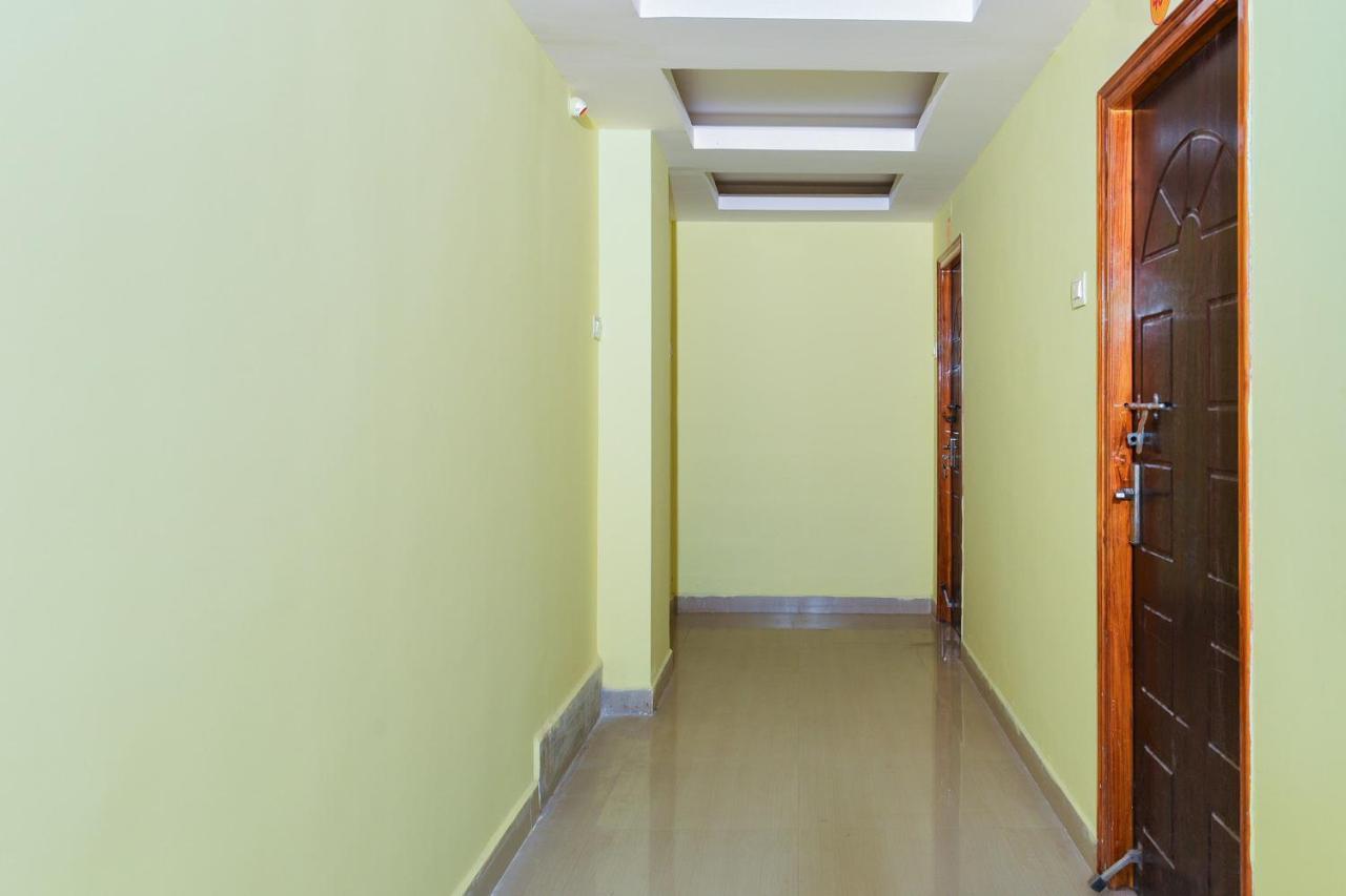 Hôtel Oyo 26234 Annapurna Nilayam à Vijayawāda Extérieur photo