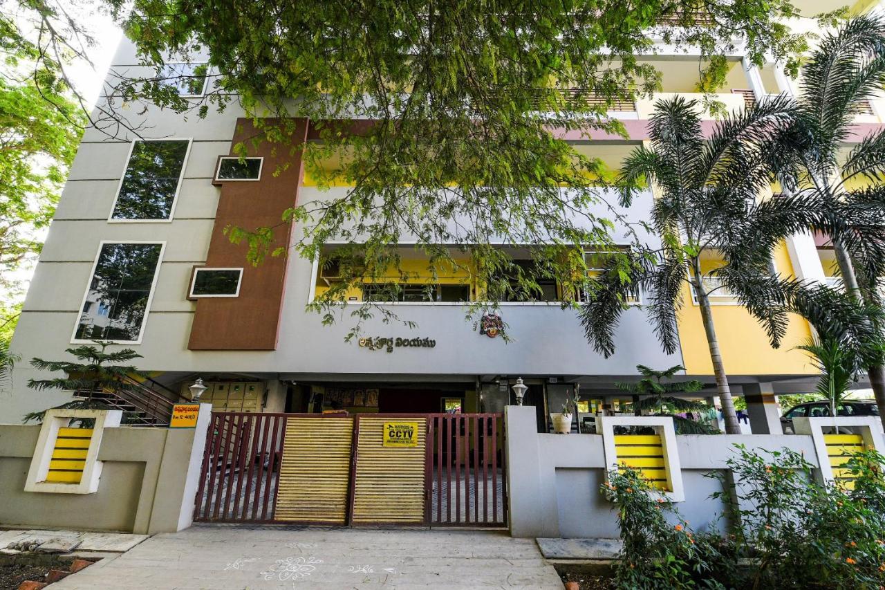 Hôtel Oyo 26234 Annapurna Nilayam à Vijayawāda Extérieur photo