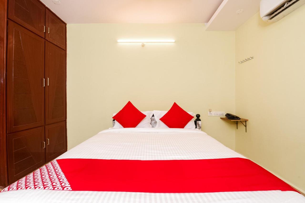 Hôtel Oyo 26234 Annapurna Nilayam à Vijayawāda Extérieur photo